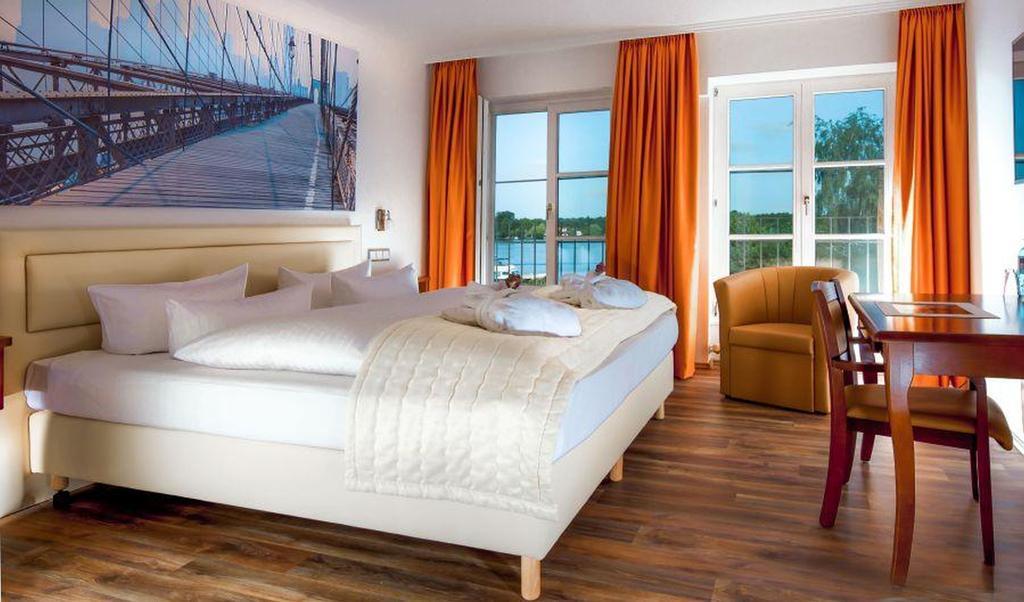 Seehotel Цойтен Екстериор снимка